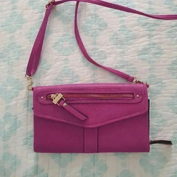Nicole Miller Handbags - Nicole Miller fuchsia purse